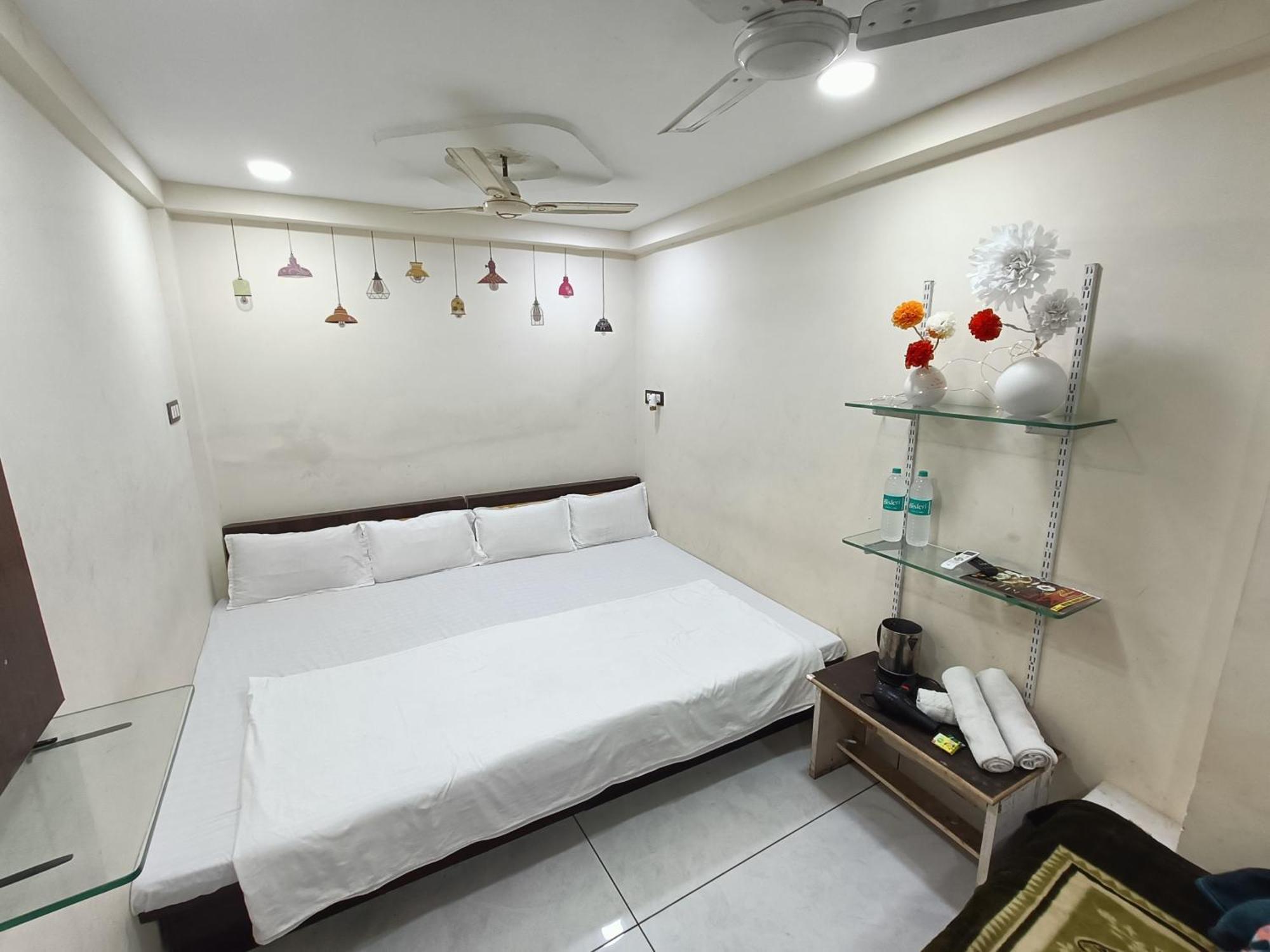 Hotel S Tower 乌贾因 外观 照片